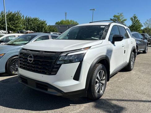 New 2026 Nissan Pathfinder SL AWD/4WD image 1