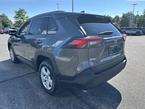 Used 2021 Toyota RAV4 XLE w/ Convenience Package AWD/4WD image 4