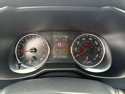 Used 2019 Toyota RAV4 XLE FWD image 14