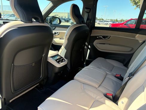 New 2026 Volvo XC90 B6 Ultra w/ Protection Package Premier AWD/4WD image 19