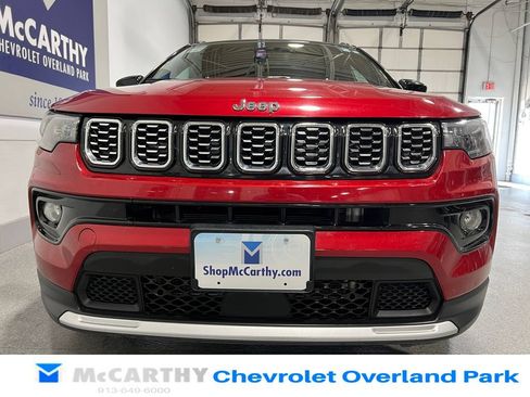 Used 2025 Jeep Compass Limited AWD/4WD image 10