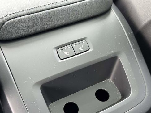 Certified 2025 Volvo XC60 B5 Plus image 11