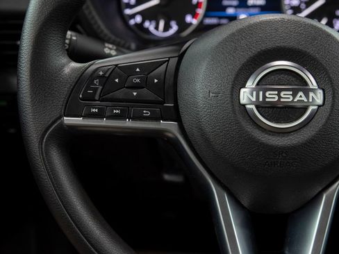 Used 2025 Nissan Sentra SV image 21