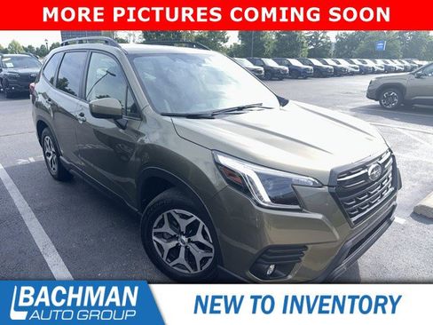 Used 2024 Subaru Forester Premium AWD/4WD image 1