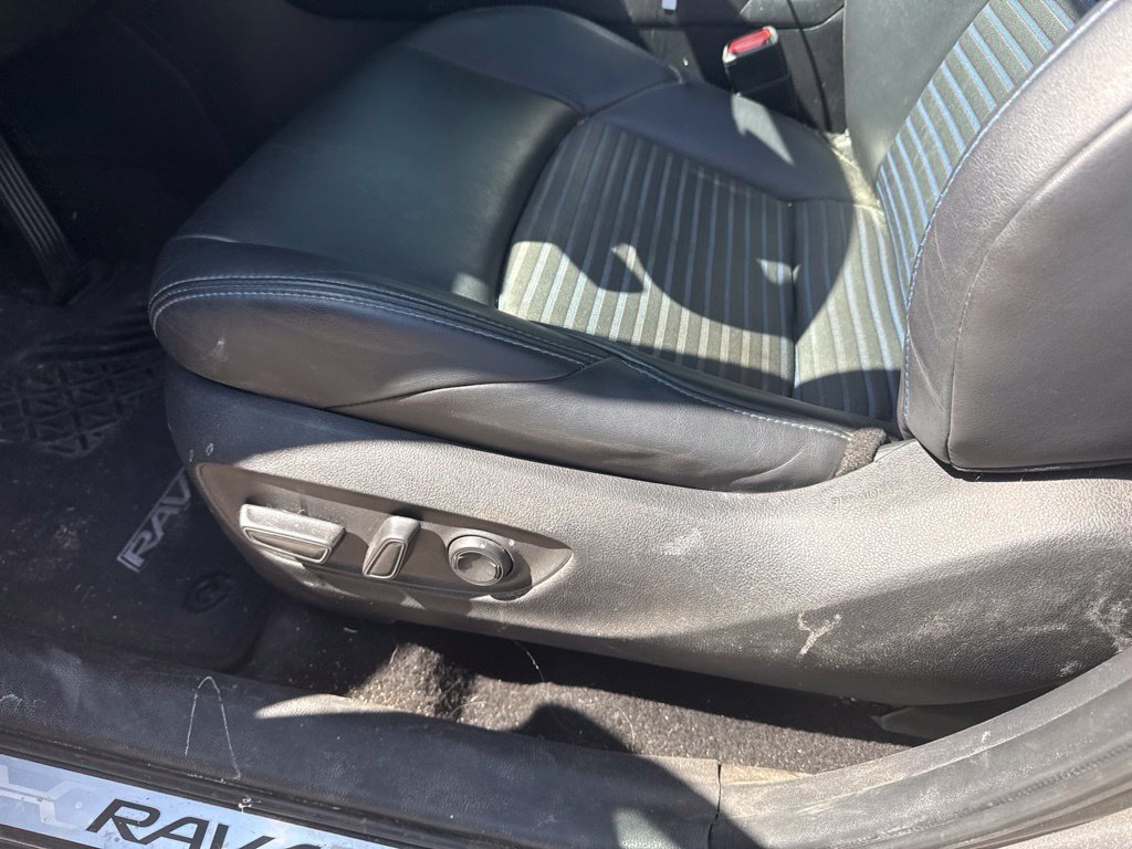 Used 2023 Toyota RAV4 XSE AWD/4WD image 9