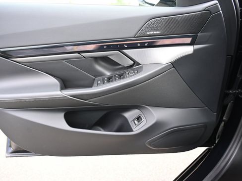 Certified 2025 BMW i5 eDrive40i w/ M Sport Package image 18