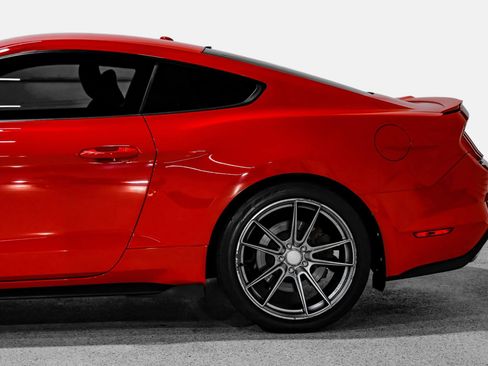 Used 2018 Ford Mustang GT Premium RWD image 10