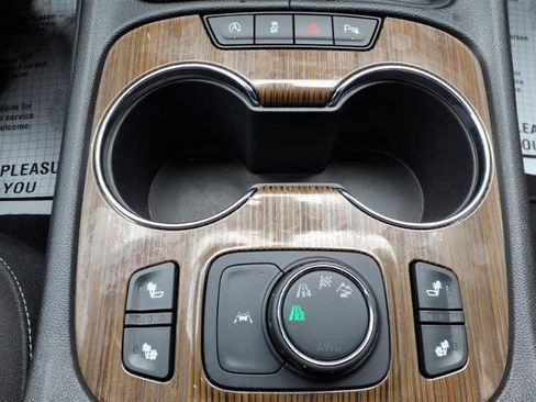 Used 2023 GMC Acadia SLE w/ Driver Convenience Package AWD/4WD image 28