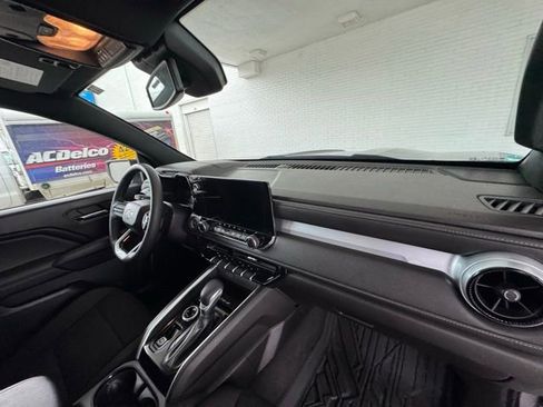 Used 2023 Chevrolet Colorado LT w/ LT Convenience Package II image 17