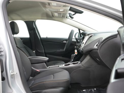 Used 2016 Chevrolet Cruze LS FWD image 11
