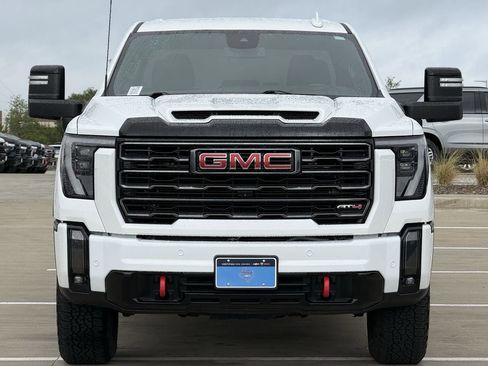 Used 2024 GMC Sierra 2500 AT4 image 7