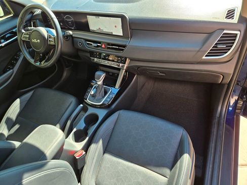 Used 2024 Kia Seltos EX FWD image 19