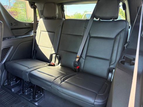 Used 2023 GMC Yukon Denali AWD/4WD image 6