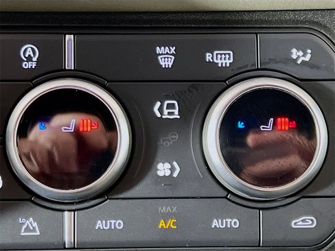 Used 2021 Land Rover Defender 110 S image 21