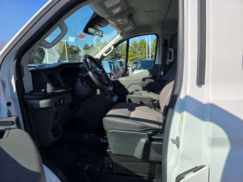 Used 2024 Ford Transit 350 XLT image 21