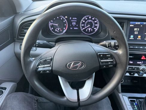 Used 2020 Hyundai Elantra SEL FWD image 12