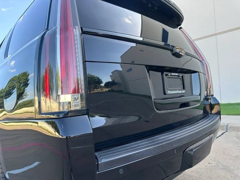 Used 2015 Cadillac Escalade Platinum AWD/4WD image 12