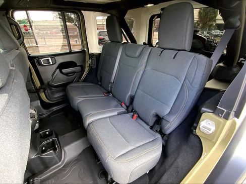 Used 2025 Jeep Wrangler Willys image 22