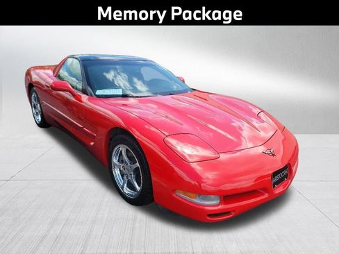 Used 2004 Chevrolet Corvette Coupe w/ Roof Package RWD image 4