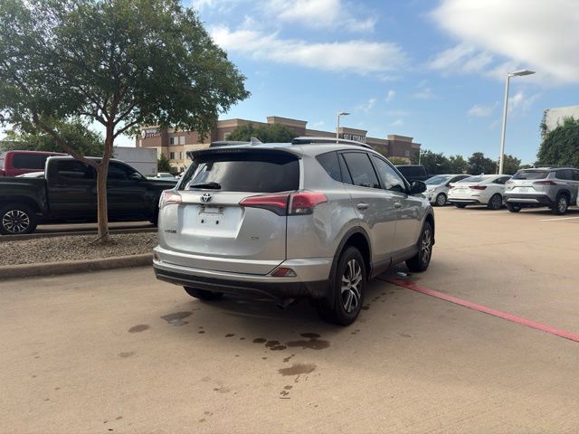 Used 2018 Toyota RAV4 LE FWD image 5