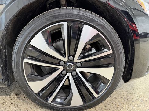 Used 2022 Volvo S60 B5 Momentum image 28