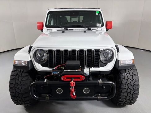 Used 2024 Jeep Gladiator Sport AWD/4WD image 2