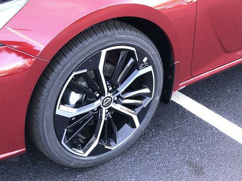 New 2025 Nissan Altima 2.5 SR w/ SR Premium Package image 10