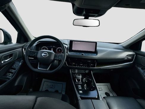 Used 2026 Nissan Rogue SL FWD image 22