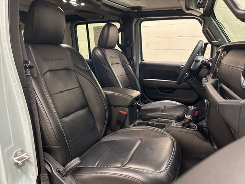 Used 2023 Jeep Wrangler Unlimited Sahara w/ Cold Weather Group image 10