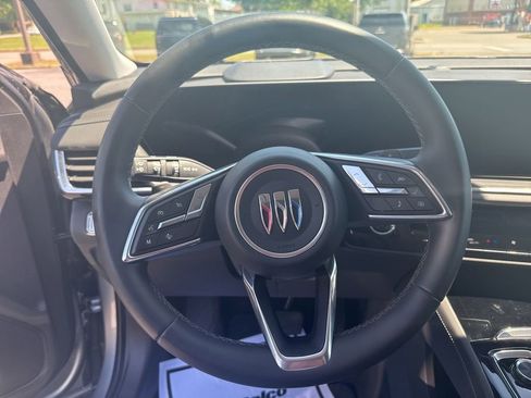 Used 2025 Buick Envision Preferred AWD/4WD image 19