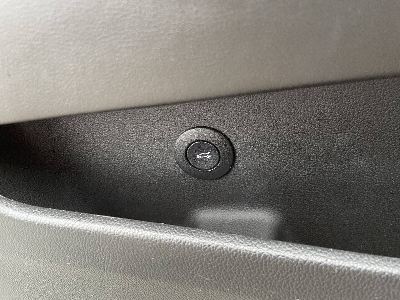 Used 2013 Cadillac ATS Premium RWD image 14