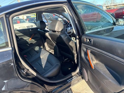 Used 2003 Volkswagen Passat GLX image 12