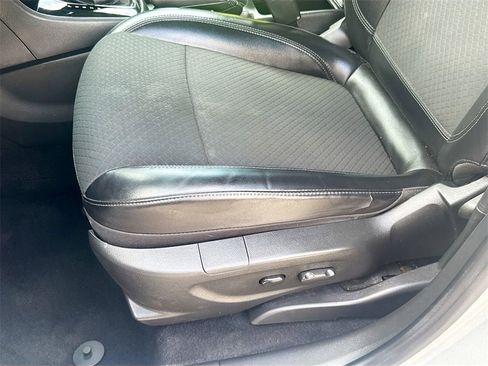 Used 2021 Buick Encore Preferred image 18