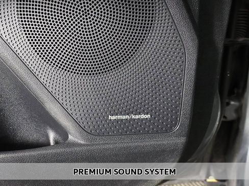 Used 2018 Kia Niro Touring image 5