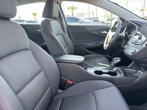 Certified 2025 Chevrolet Malibu LT image 11