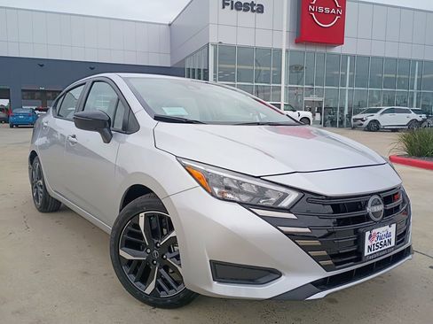 New 2025 Nissan Versa SR w/ Trunk Package image 1