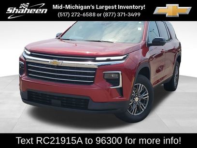Used 2025 Chevrolet Traverse LT w/ Driver Confidence Package