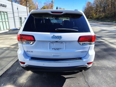 Certified 2020 Jeep Grand Cherokee Limited w/ Premium Lighting Group image 8