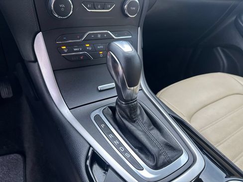 Used 2018 Ford Edge SEL w/ Equipment Group 201A FWD image 27