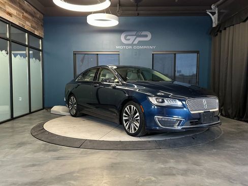 Used 2017 Lincoln MKZ Reserve image 1
