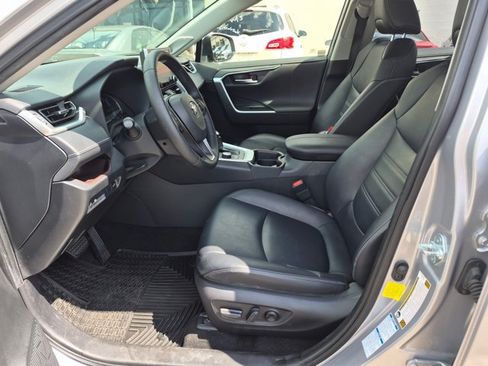 Used 2020 Toyota RAV4 Limited AWD/4WD image 16