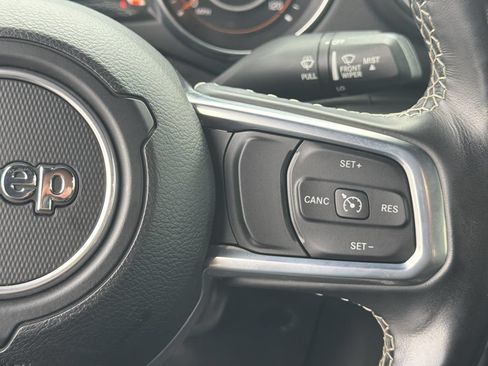 Used 2020 Jeep Gladiator Overland AWD/4WD image 26