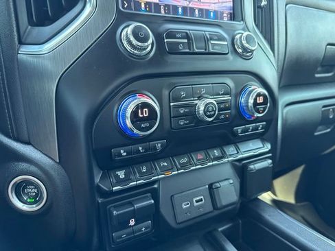 Used 2023 GMC Sierra 3500 Denali w/ Denali Ultimate Package AWD/4WD image 5