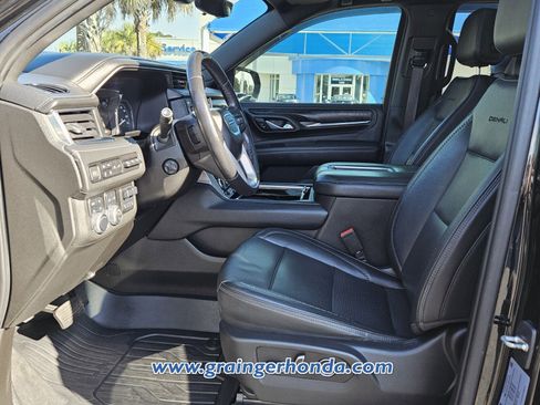 Used 2021 GMC Yukon Denali w/ Denali Premium Package image 10