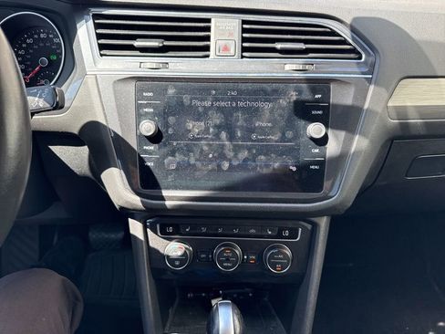 Used 2021 Volkswagen Tiguan SE FWD image 10