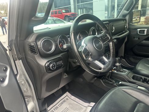 Used 2021 Jeep Gladiator Overland w/ Popular Equipment Package image 17