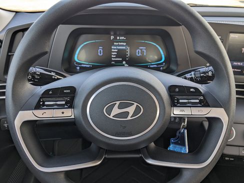 New 2025 Hyundai Elantra SE image 22