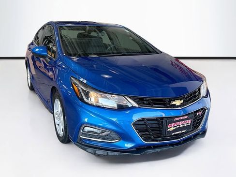 Used 2016 Chevrolet Cruze LT w/ Convenience Package FWD image 3