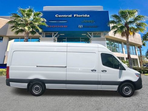 Used 2024 Mercedes-Benz Sprinter 2500 image 4