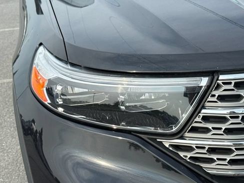 Used 2021 Ford Explorer Limited w/ Equipment Group 301A AWD/4WD image 12